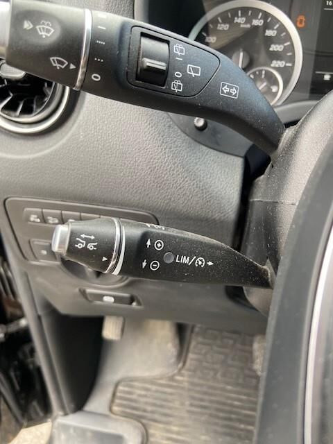 Sort Mercedes Vito fra 2021
