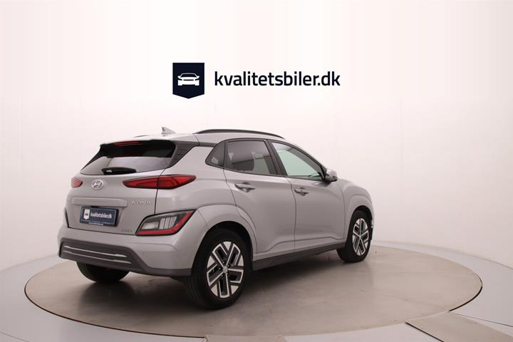 Sølv Hyundai Kona fra 2023