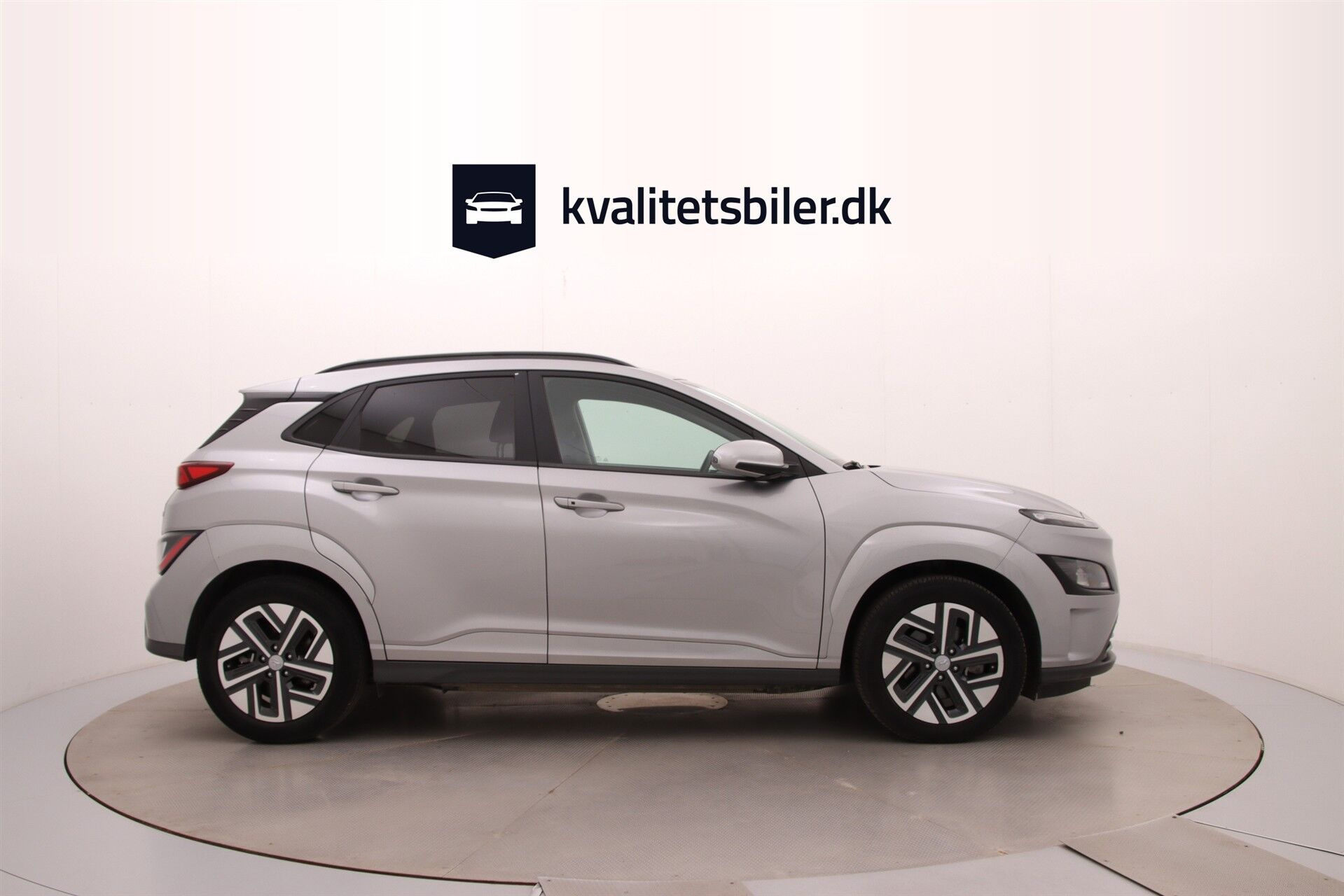 Sølv Hyundai Kona fra 2023