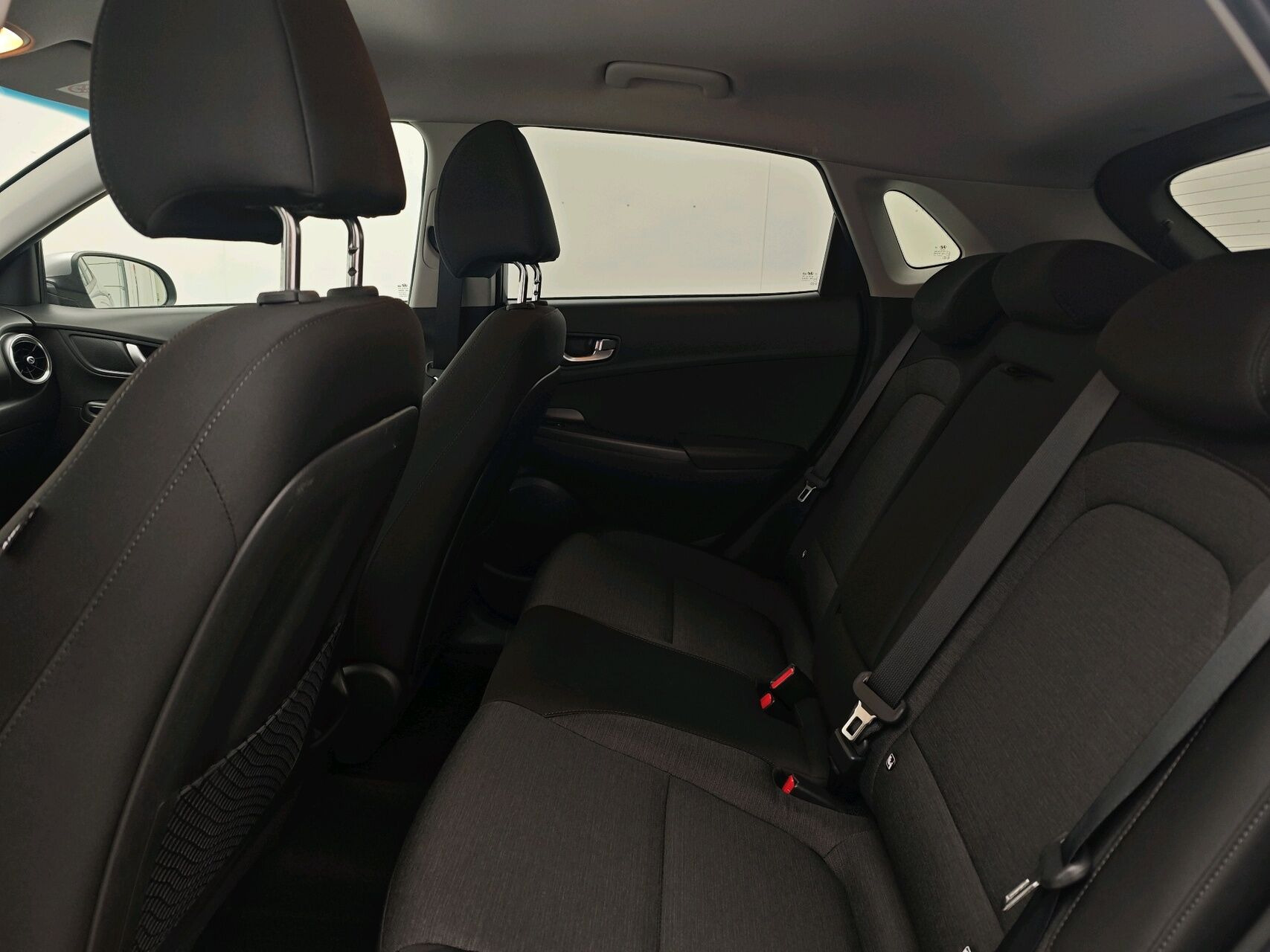 Sølv Hyundai Kona fra 2023