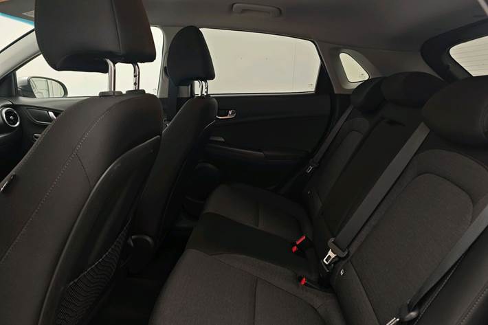 Sølv Hyundai Kona fra 2023