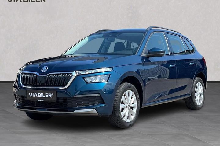 Blå Skoda Kamiq fra 2021 set udefra