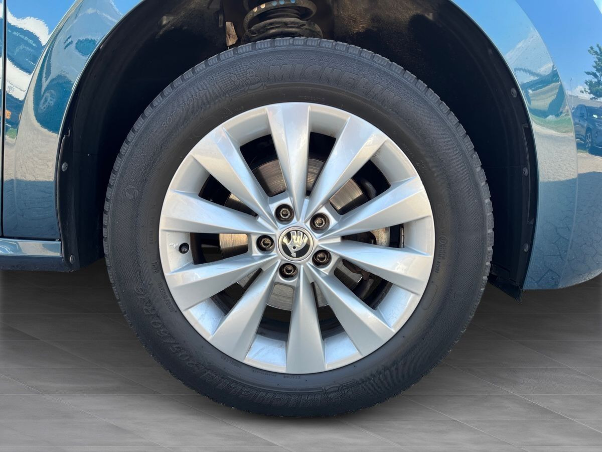 Blå Skoda Kamiq fra 2021