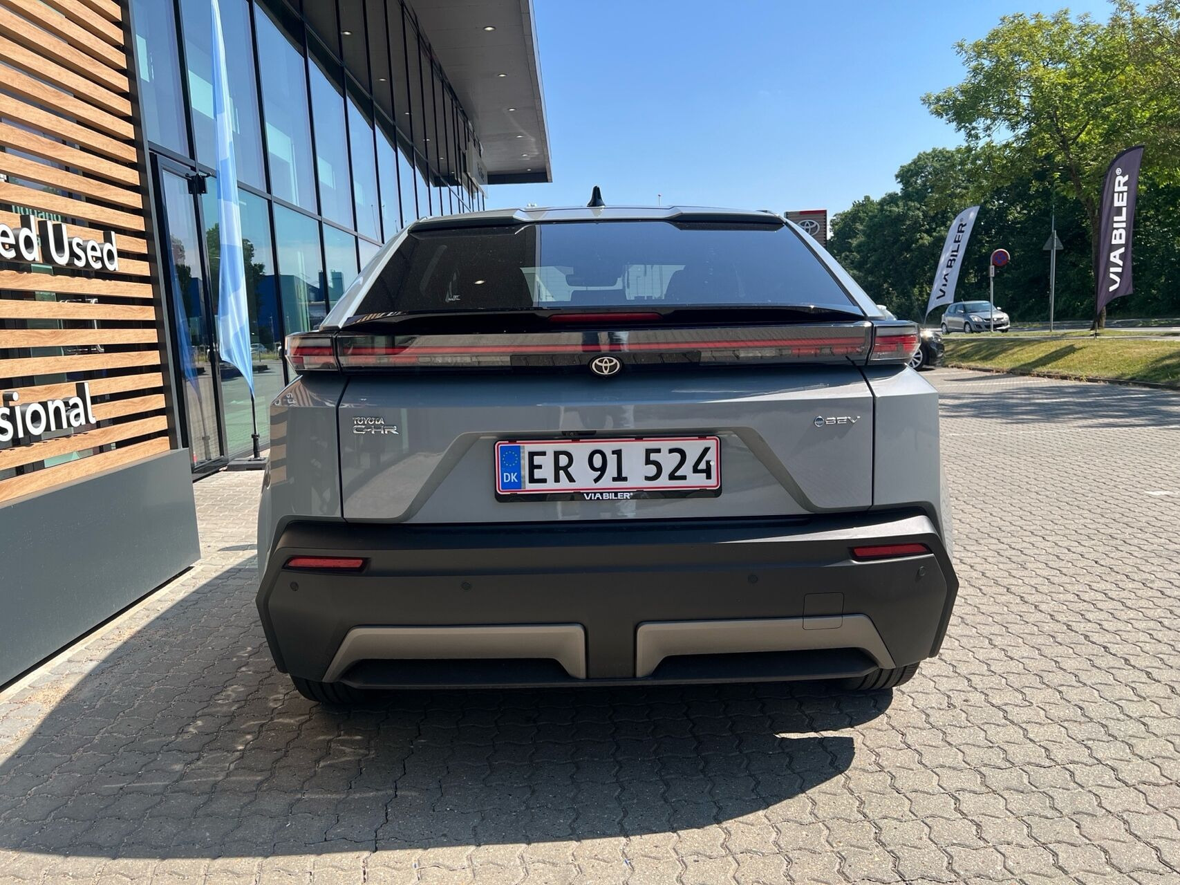 Grå Toyota C-HR+ fra 2026