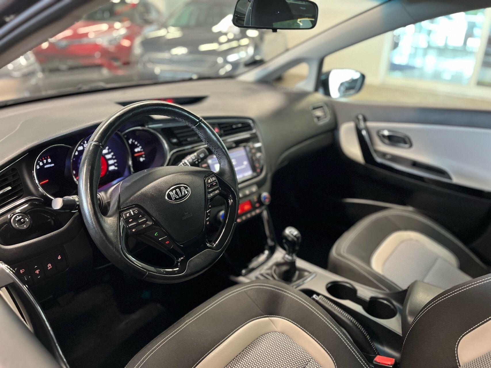 Sort Kia Ceed fra 2016