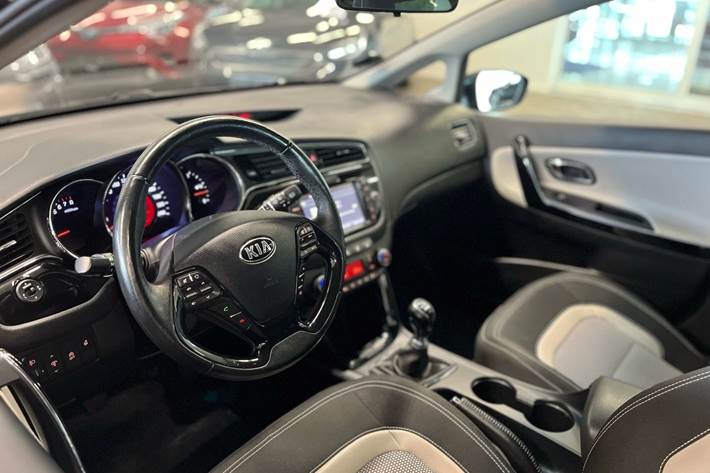 Sort Kia Ceed fra 2016