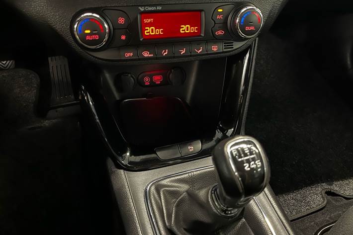 Sort Kia Ceed fra 2016