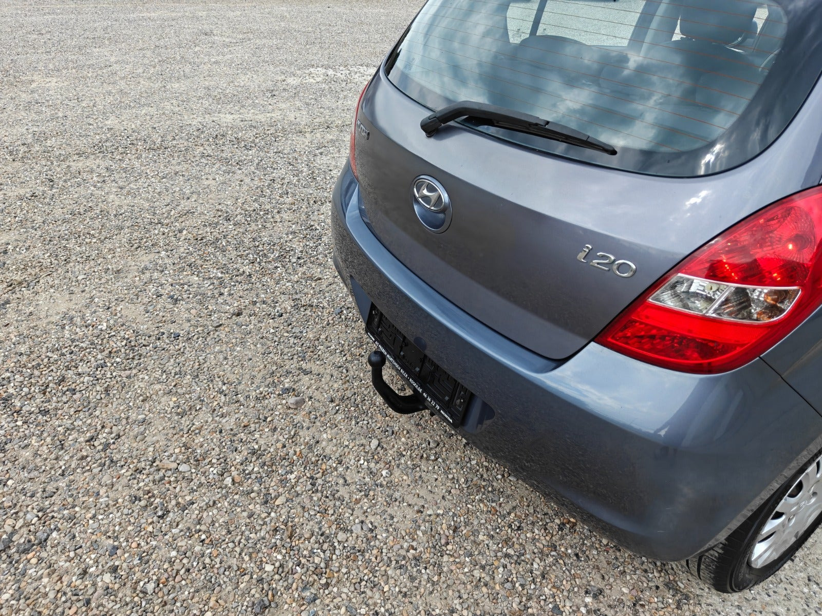 Gul Hyundai i20 fra 2012