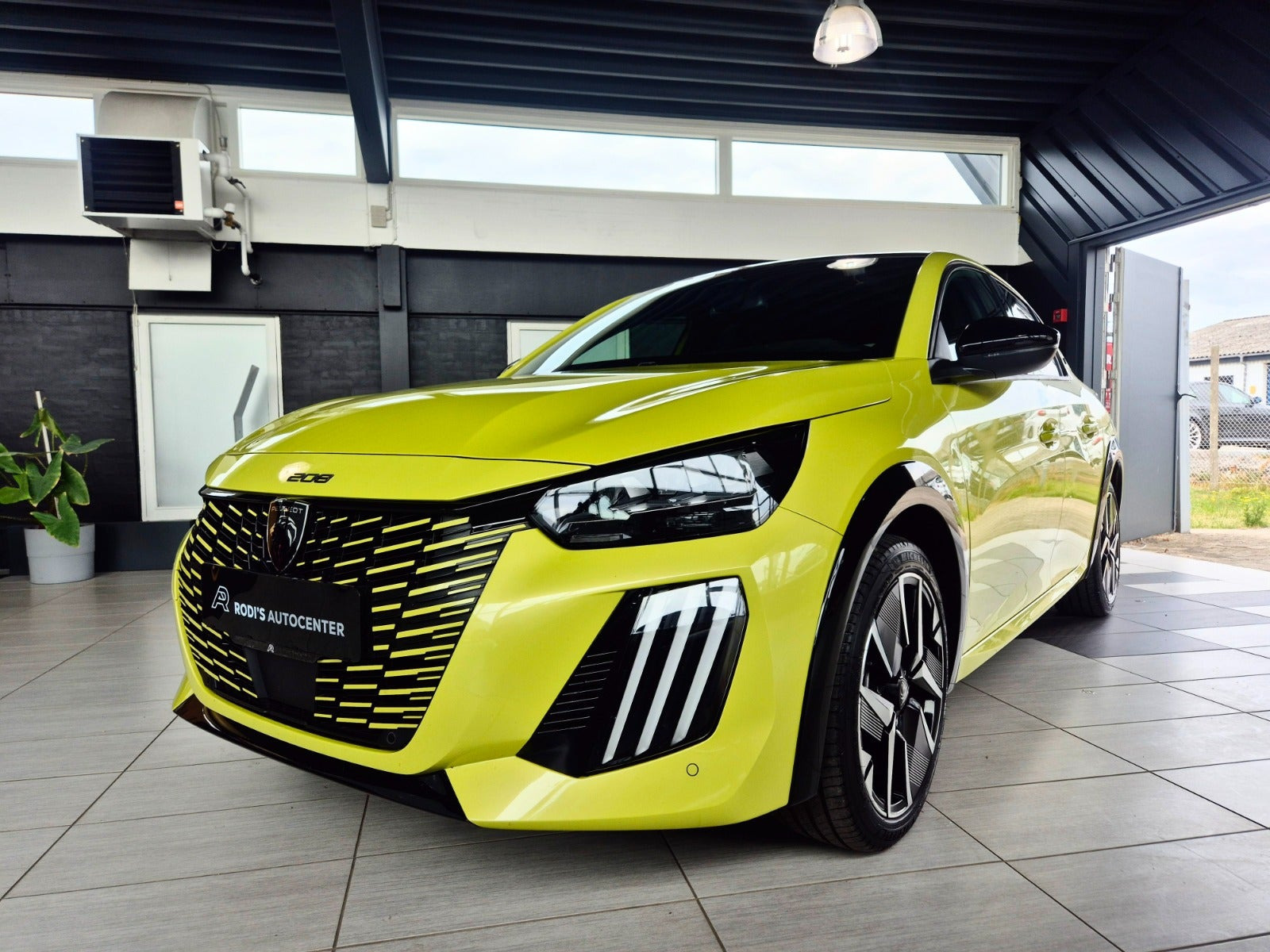 Peugeot e-208 54 GT Pack