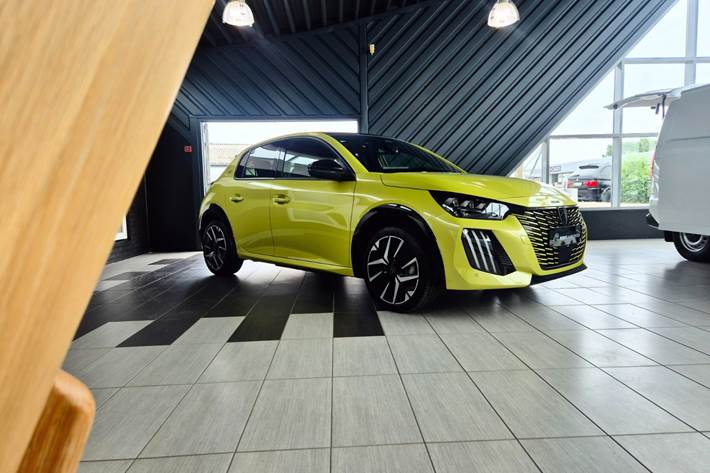 Grøn Peugeot e-208 fra 2026