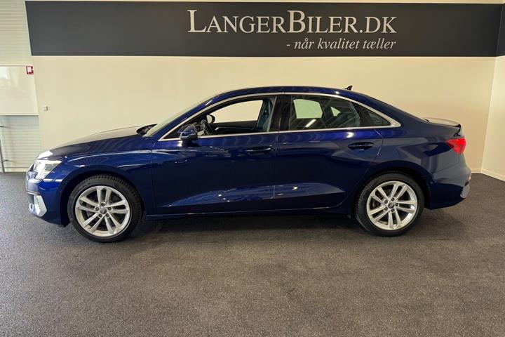 Blå Audi A3 fra 2021