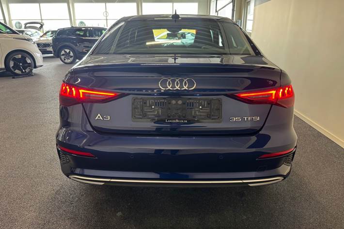 Blå Audi A3 fra 2021