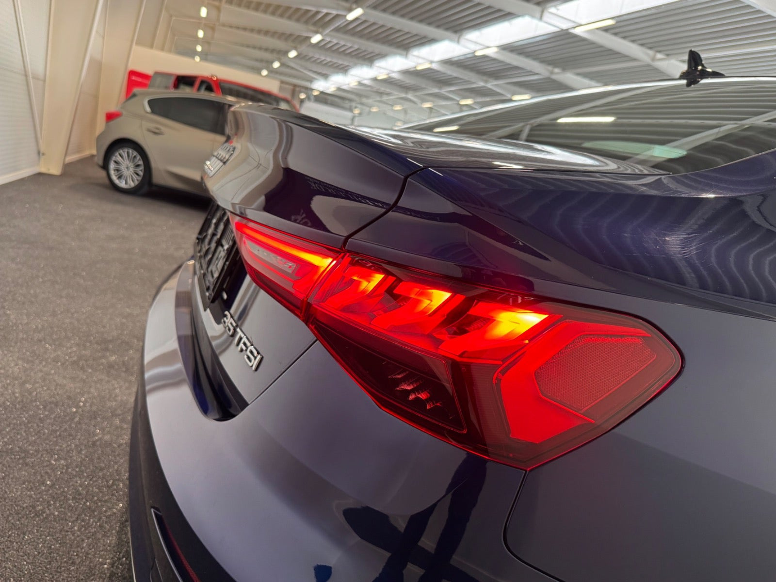 Blå Audi A3 fra 2021