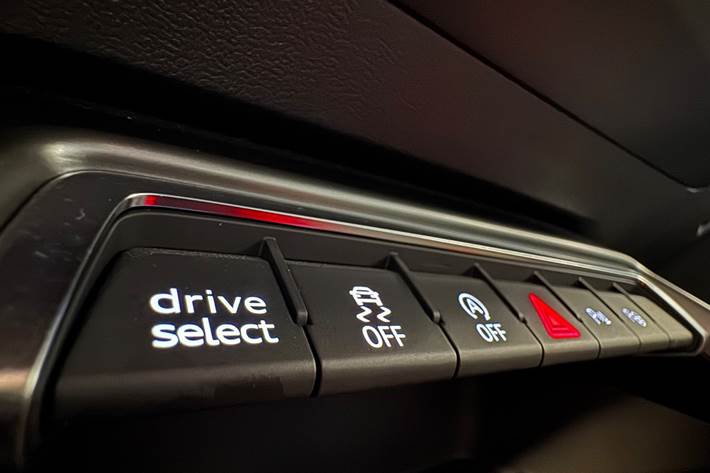 Blå Audi A3 fra 2021