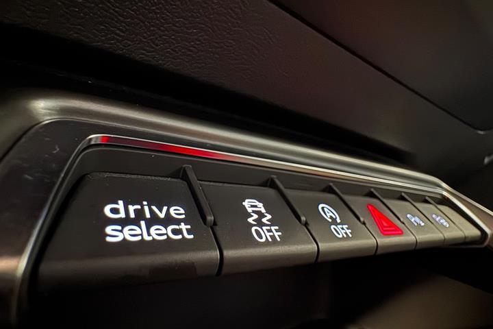 Blå Audi A3 fra 2021
