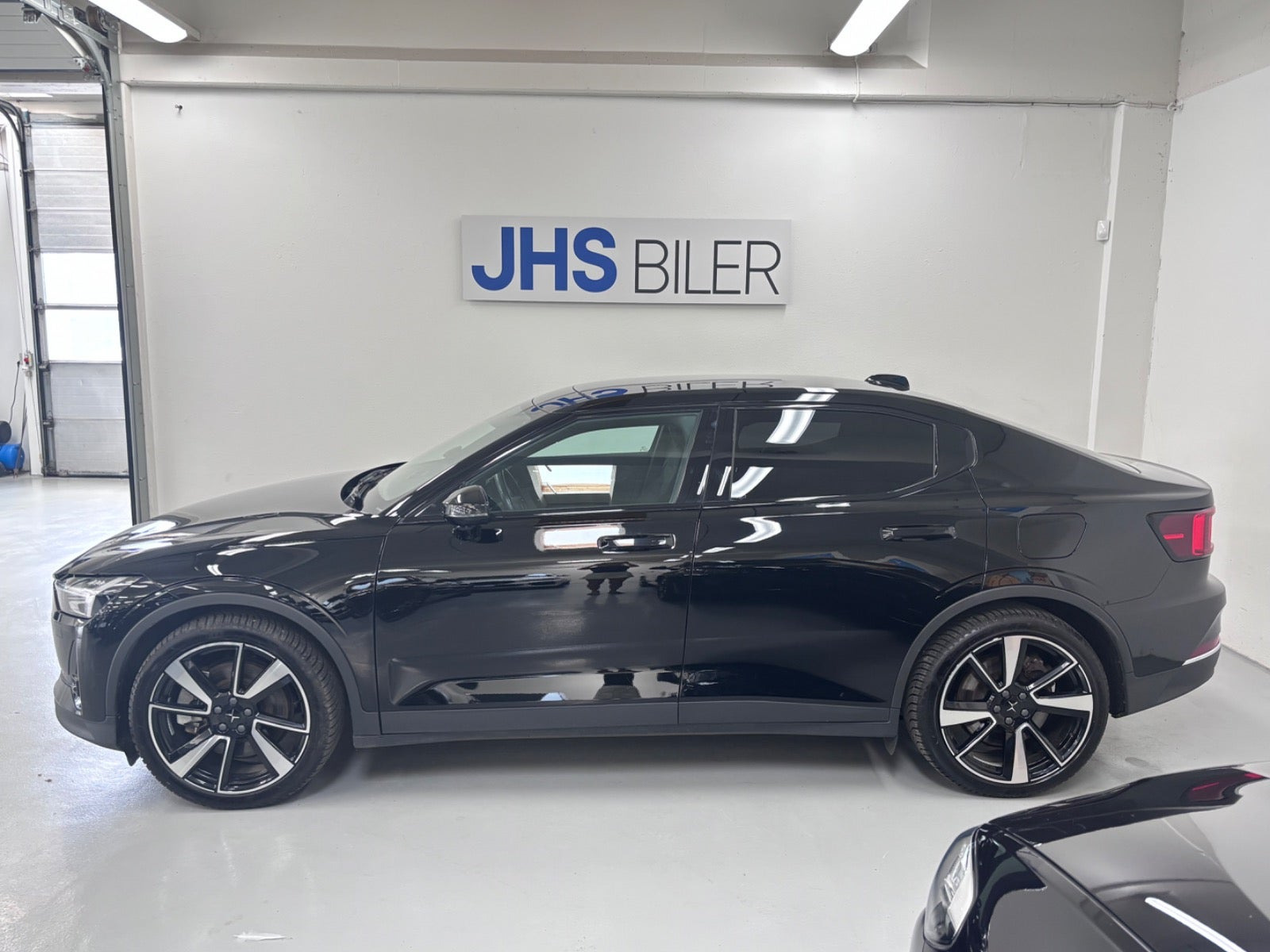 Sort Polestar 2 fra 2023
