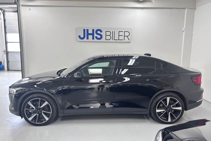 Sort Polestar 2 fra 2023