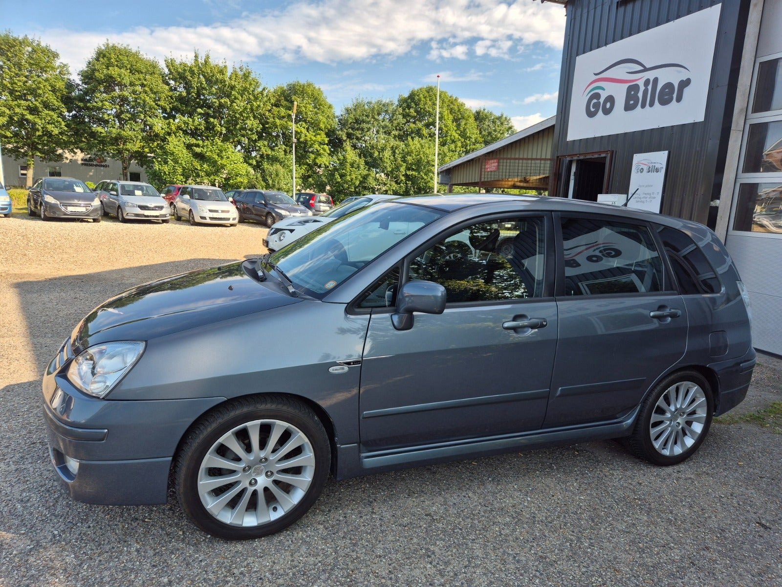Grøn Suzuki Liana fra 2006