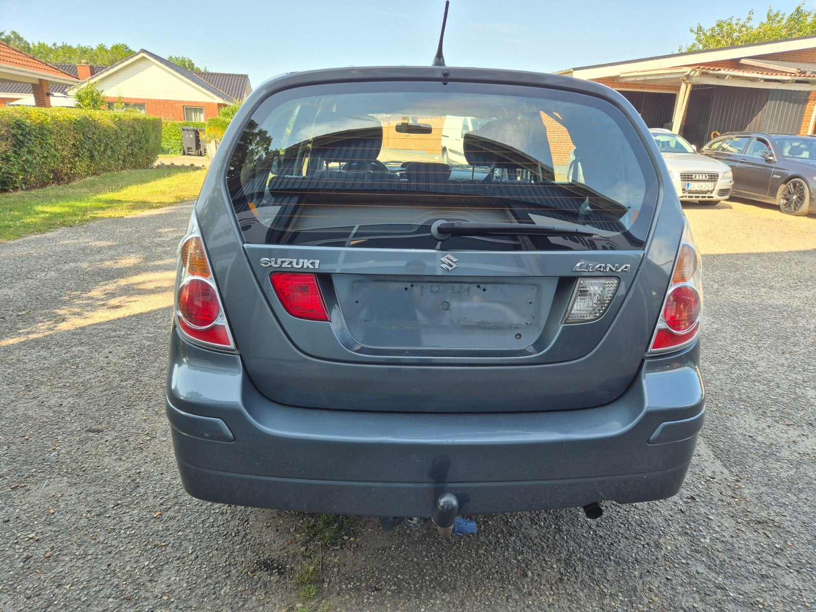 Grøn Suzuki Liana fra 2006