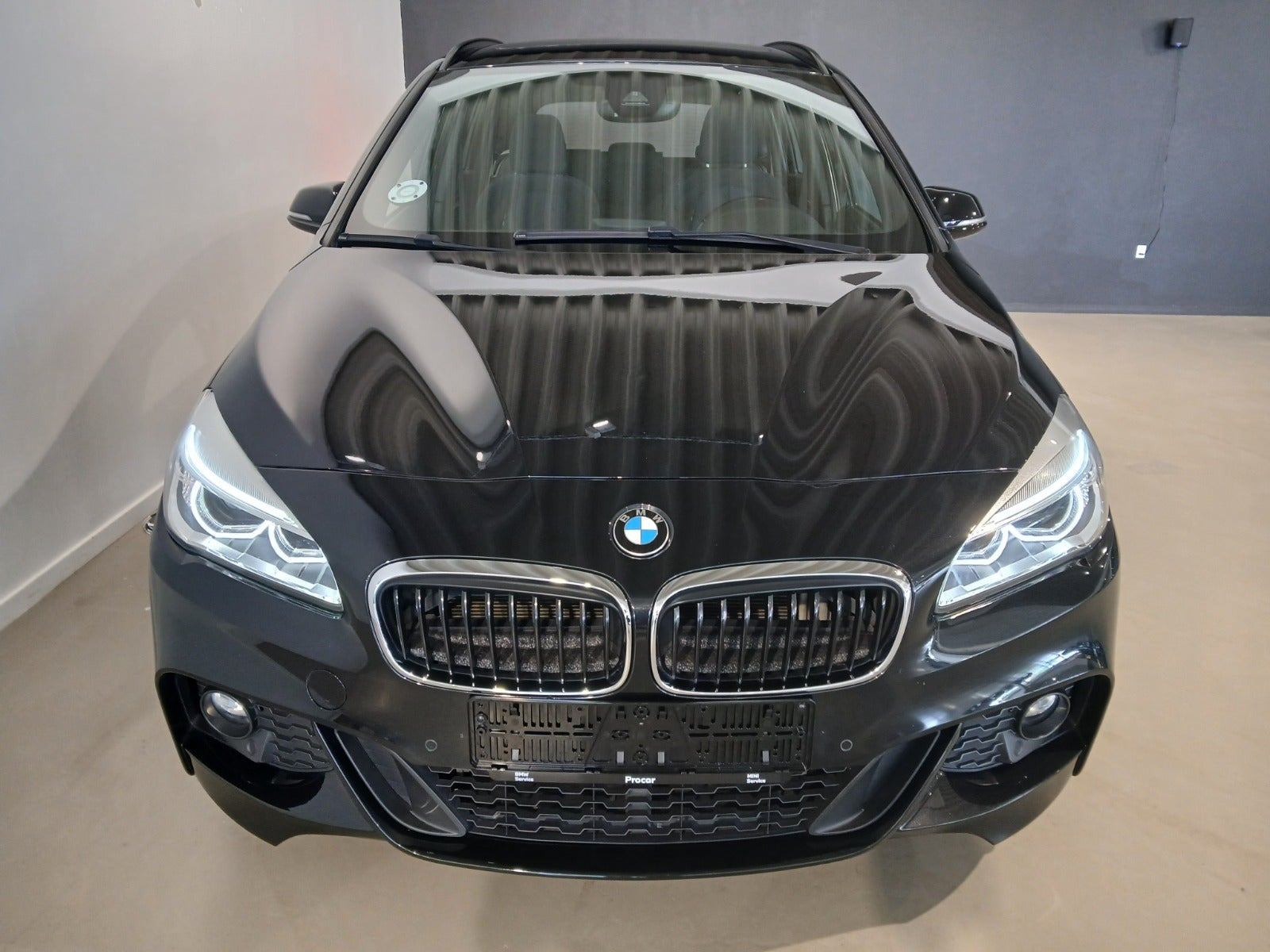 Sort BMW 218i fra 2017