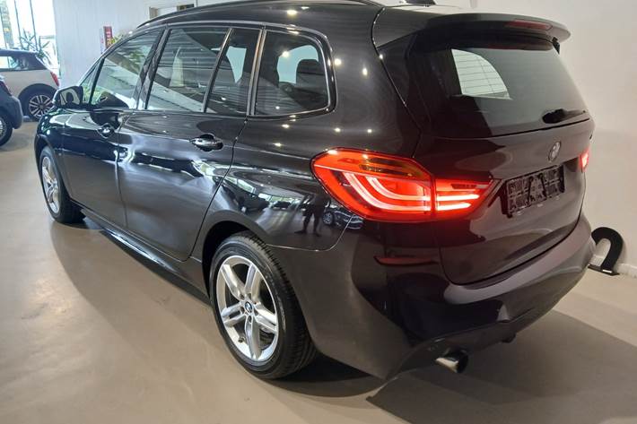 Sort BMW 218i fra 2017