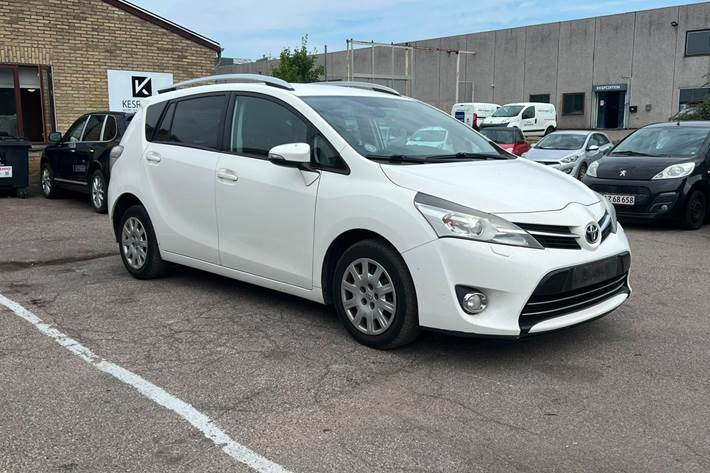 undefined Toyota Sportsvan fra 2014