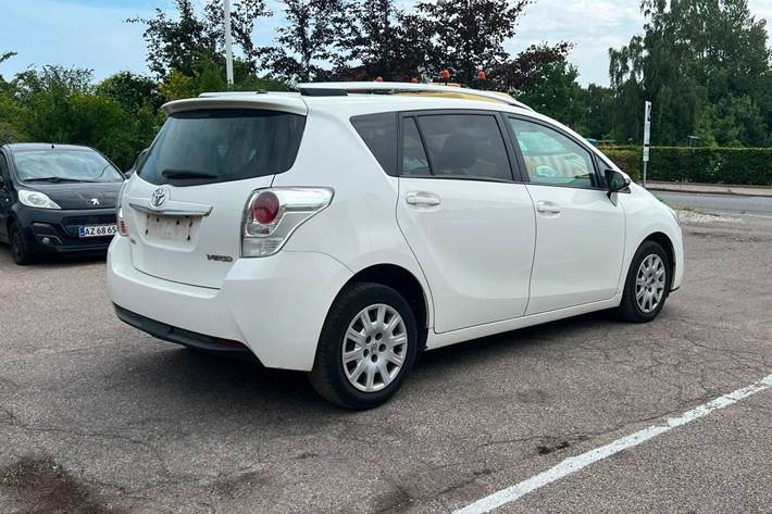 undefined Toyota Sportsvan fra 2014