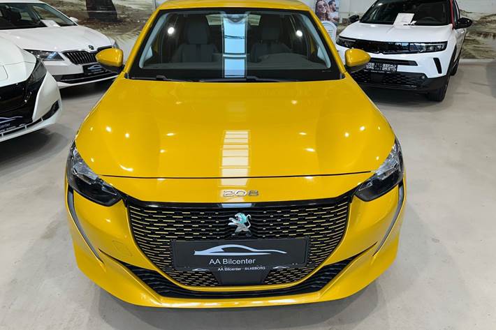 Gul Peugeot e-208 fra 2020