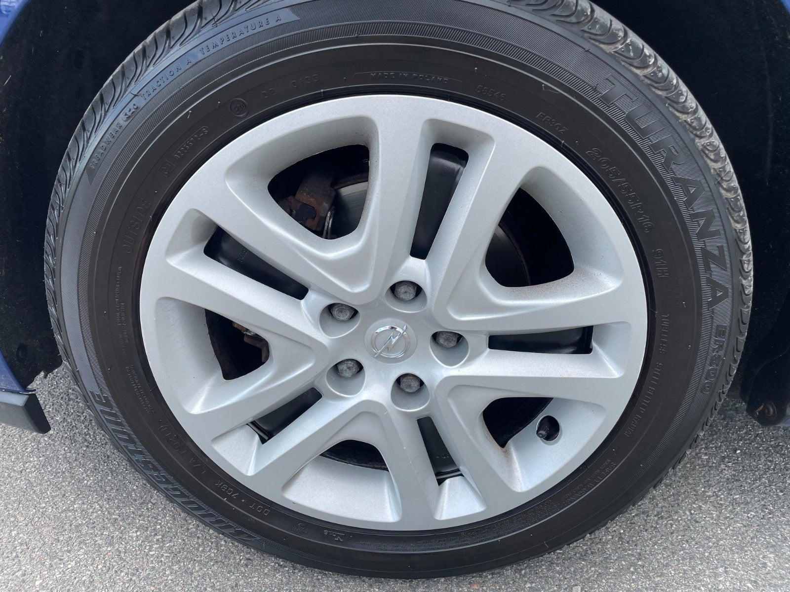 Blå Opel Astra fra 2019