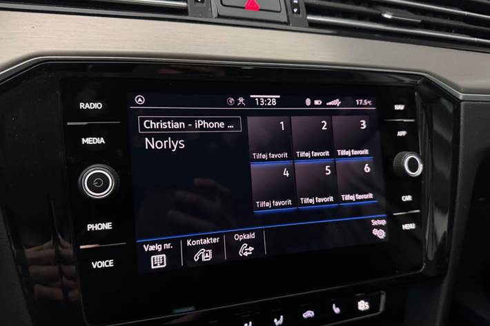 Hvid VW Passat fra 2020