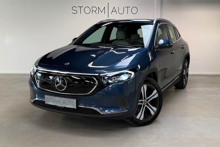 Blå Mercedes EQA250 fra 2022