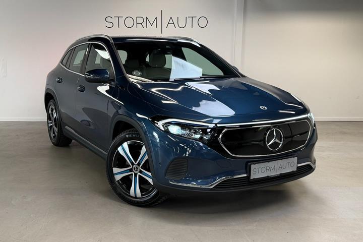 Blå Mercedes EQA250 fra 2022