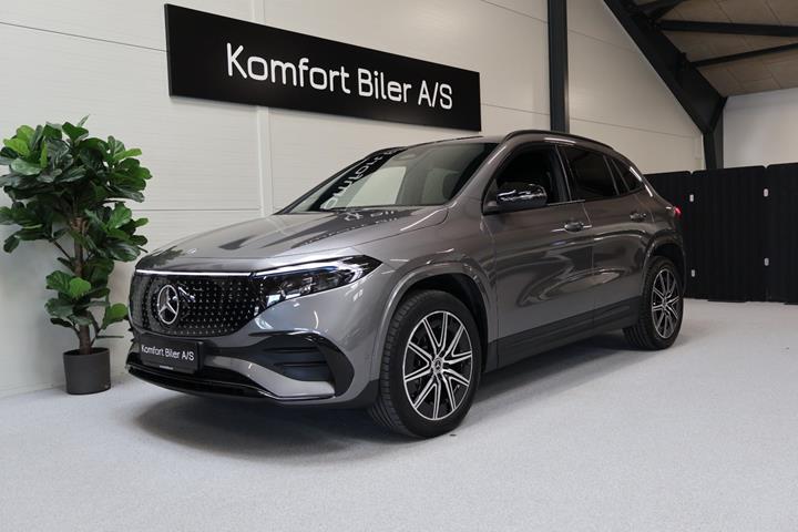 Grå Mercedes EQA250+ fra 2024 set udefra