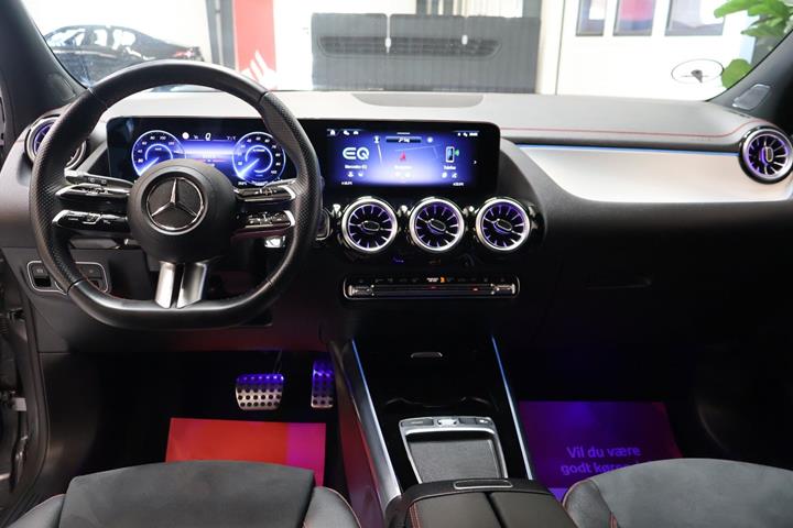 Grå Mercedes EQA250+ fra 2024