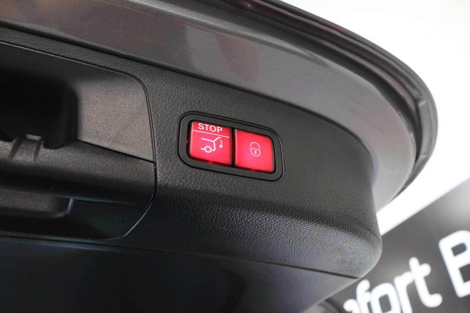 Grå Mercedes EQA250+ fra 2024