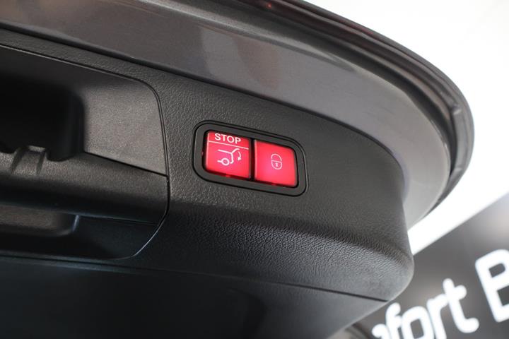 Grå Mercedes EQA250+ fra 2024
