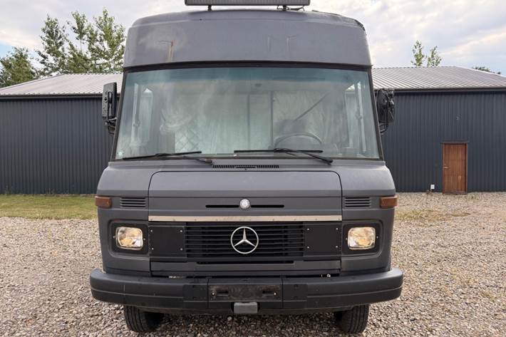 undefined Mercedes 1213 fra 1979