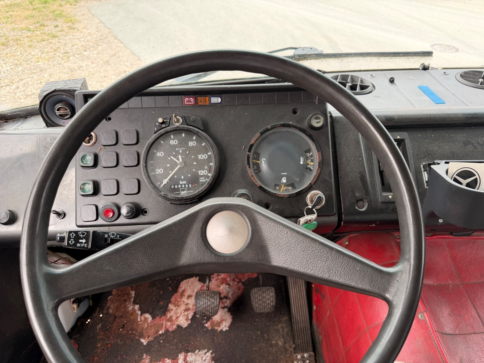 undefined Mercedes 1213 fra 1979