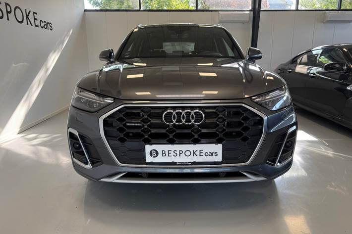 Grå Audi Q5 fra 2021