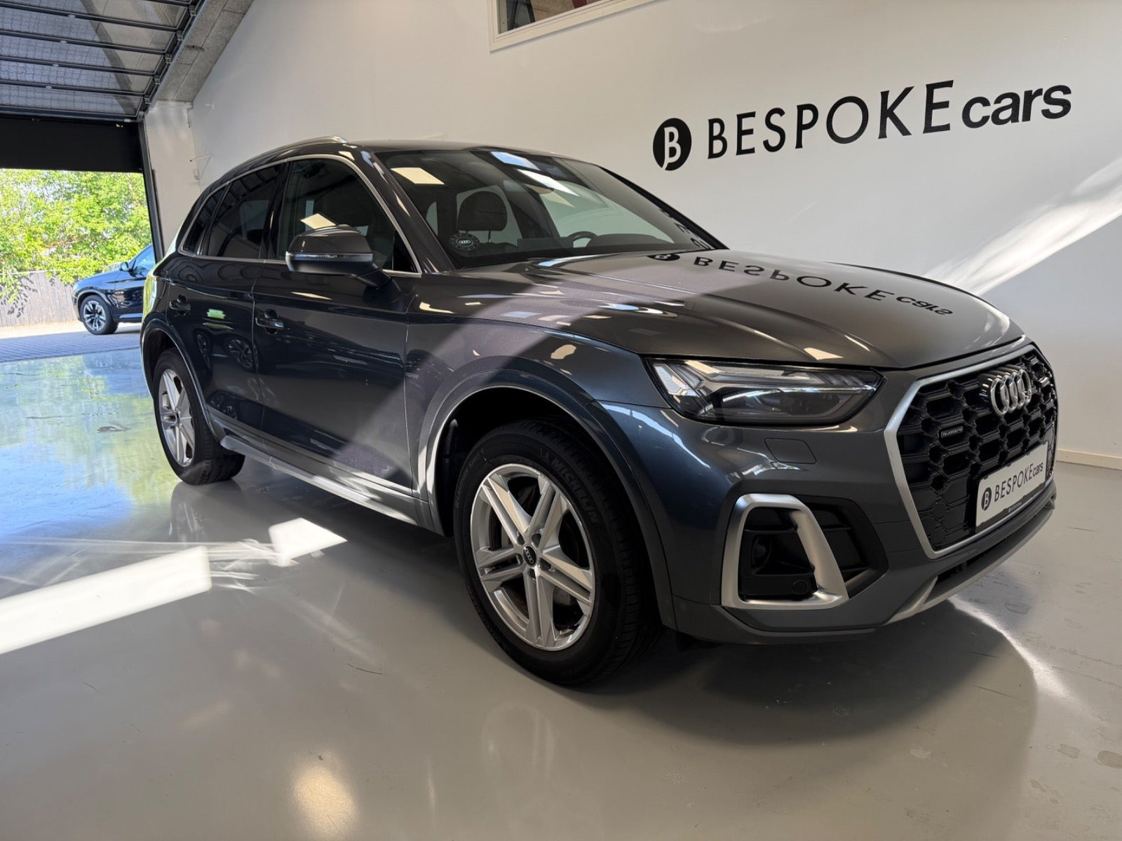 Grå Audi Q5 fra 2021