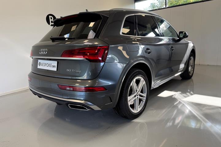 Grå Audi Q5 fra 2021