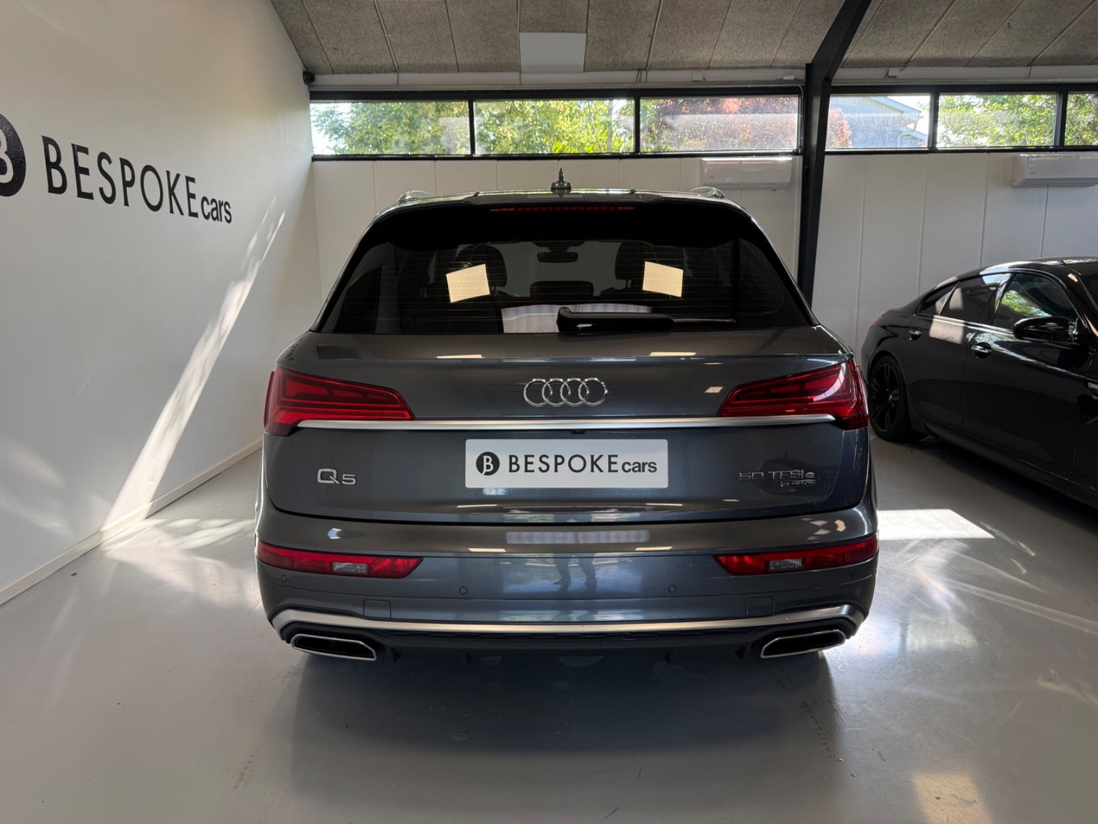 Grå Audi Q5 fra 2021