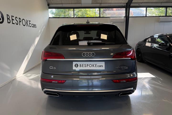 Grå Audi Q5 fra 2021