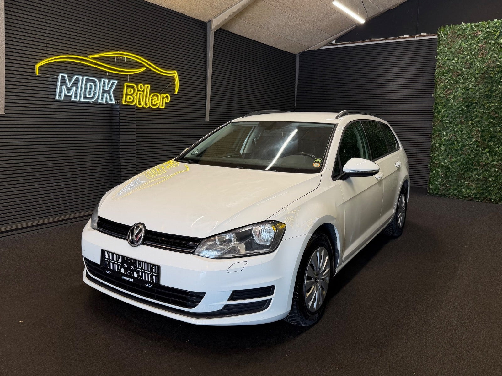 Hvid VW Golf VII fra 2014