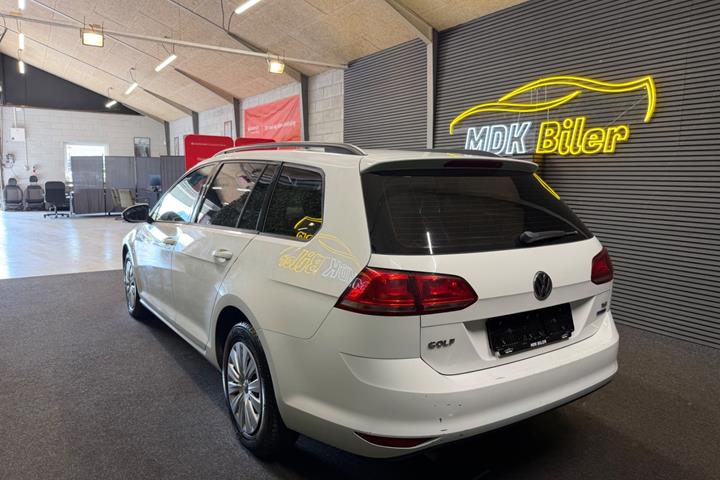 Hvid VW Golf VII fra 2014