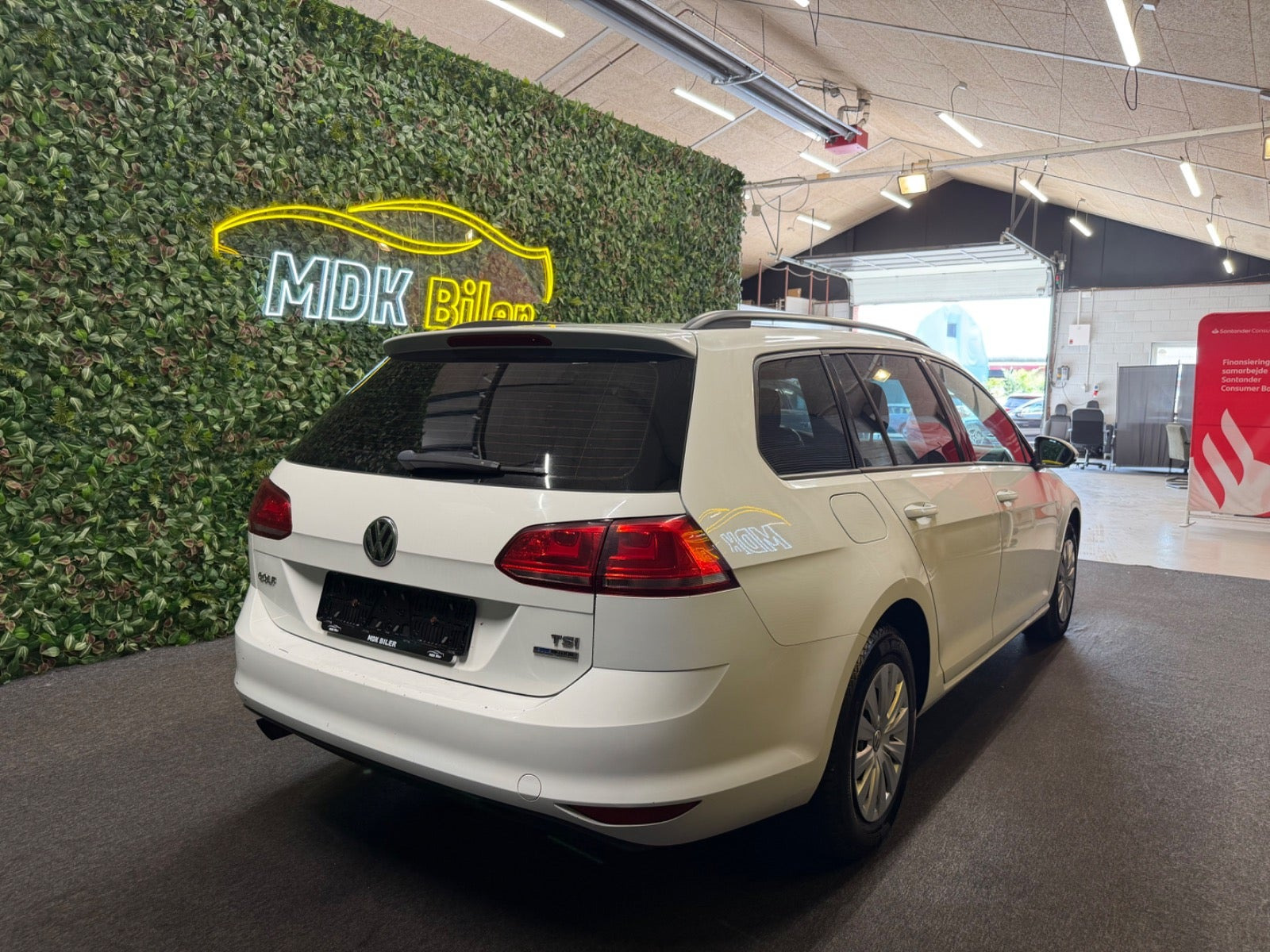 Hvid VW Golf VII fra 2014