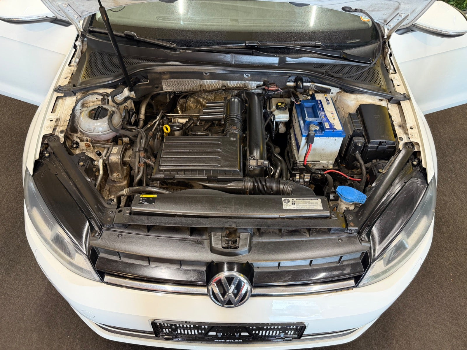 Hvid VW Golf VII fra 2014