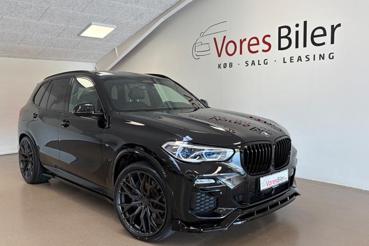 Sort BMW X5 fra 2020 set udefra
