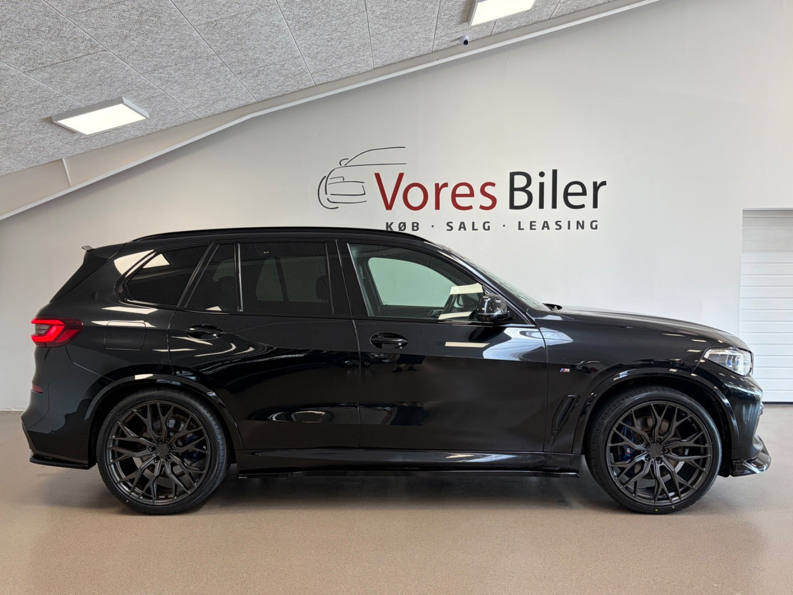 Sort BMW X5 fra 2020