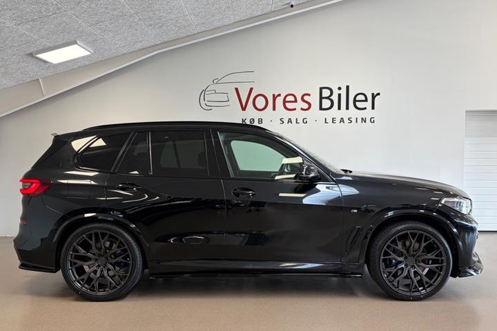 Sort BMW X5 fra 2020
